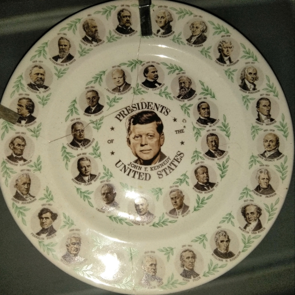 Porcelain glass plate